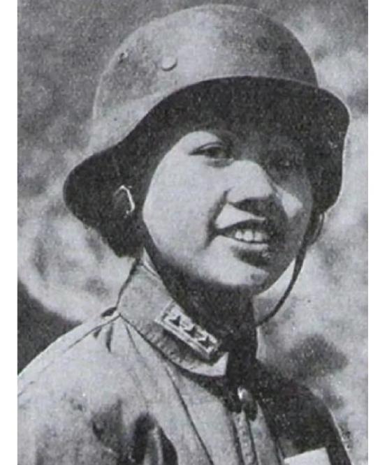 1942年，廖耀湘听说有一个女兵活着走出了野人山，他很激动，不仅亲自向她敬礼，而
