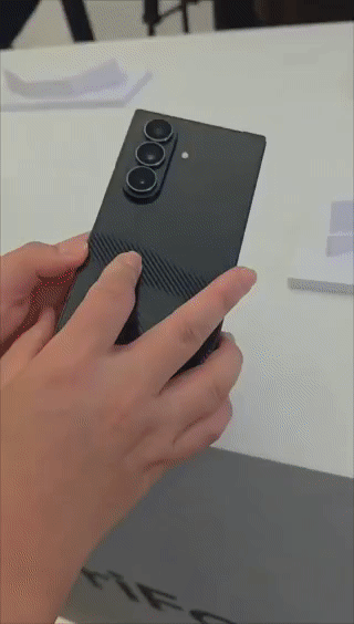 三星首款三折叠手机发布总的来说，三星GalaxyZTriFold的发布，标志