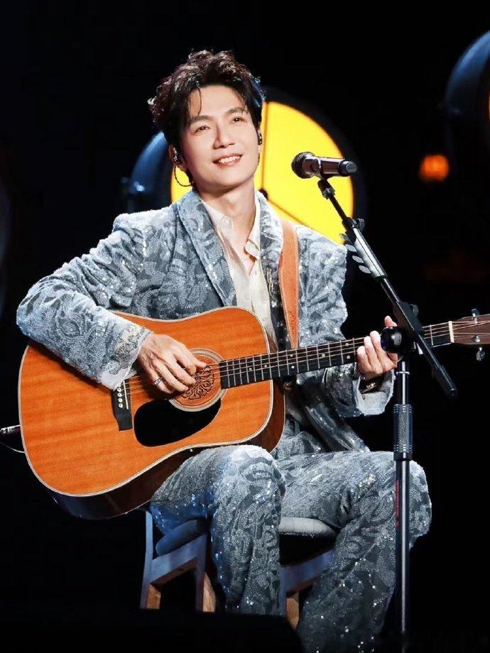 能和陈楚生抗衡的版本出现了声鸣远扬陈楚生的经典遇上生特吾姬的突破，两大版本各有