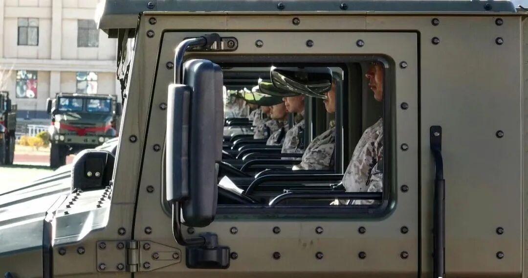 看着很厚实77集的新运输车陆军老大哥烽火问鼎计划中美军事力量​​​