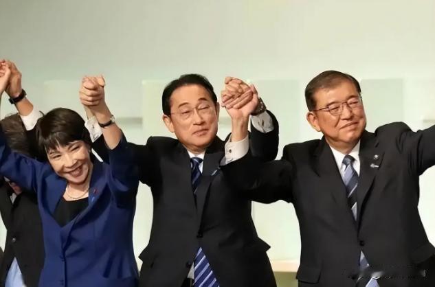 日本吵翻天！高市早苗执意“硬刚”中国，背后全是经济苦水。最近日本可是相当热闹