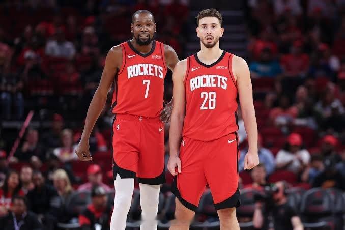 申京：“杜兰特可能状态不佳，我也可能发挥失常，但我们始终知道总会有人挺身而出，队