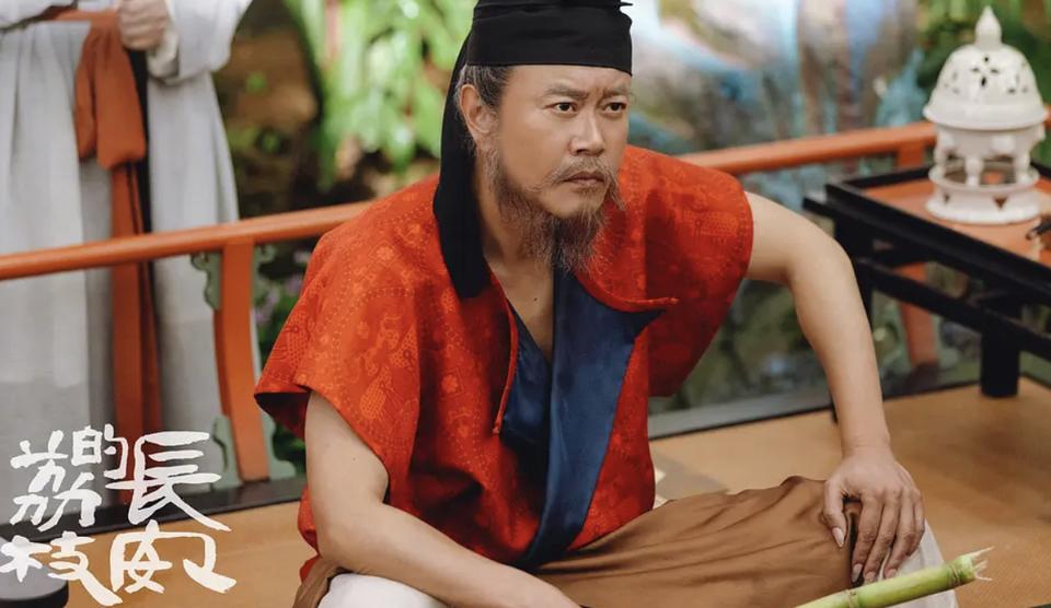 《长安的荔枝》中何刺史的扮演者冯嘉怡在线辟谣，说他没有50个亿，更没有上市公司，