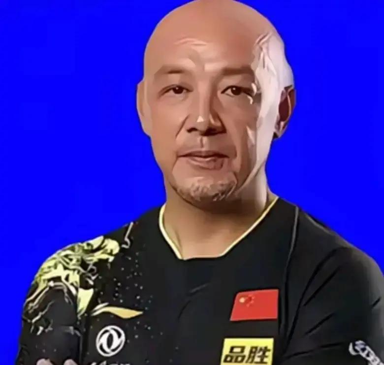 肖战教练这家世，真不是一般人能比的。他爸是四川乒坛的老炮儿，当过省队主教练