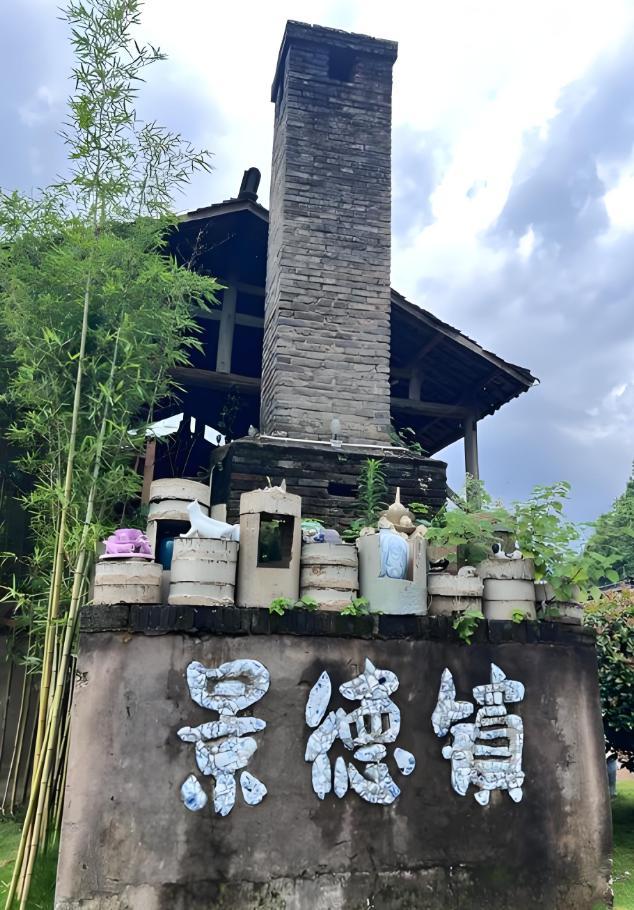外国人逛景德镇是什么体验当清晨的第一缕阳光温柔地洒在景德镇这片充满古韵的土地上