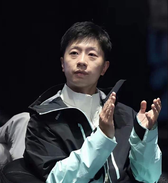 记者问马龙:“你今年才37岁，还很年轻，怎么就不打乒乓球了呢？”马龙说:“如果我