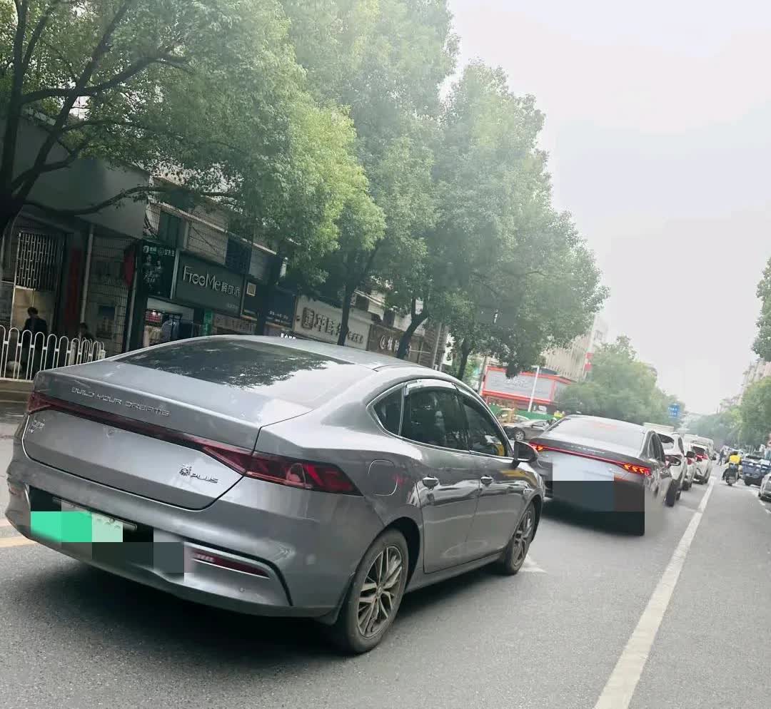 终于知道为什么，买电车比买油车的多了，因为汽油实在是太贵了，我家有一
