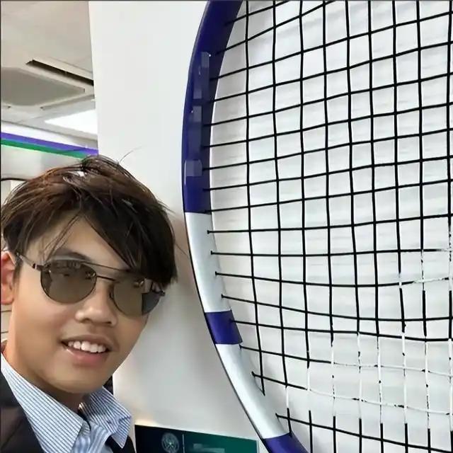 蒋勤勤儿子身高远超陈建斌，人大附中毕业被伯克利录取，这才是星二代该走的路