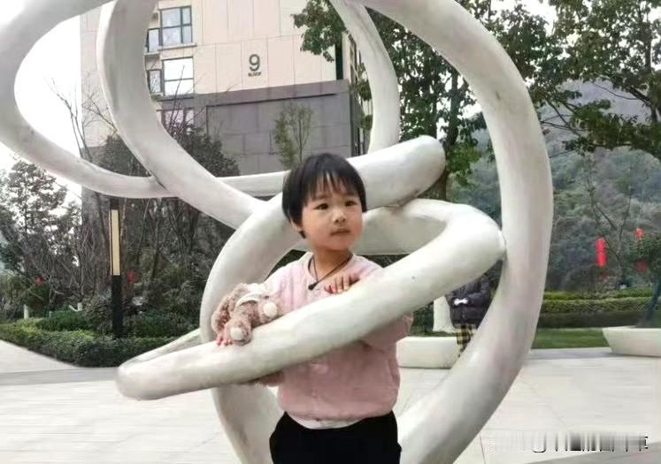 辽宁4岁失联女童找到了！在这地方发现的，万人搜救太暖了好消息！辽宁朝阳建平