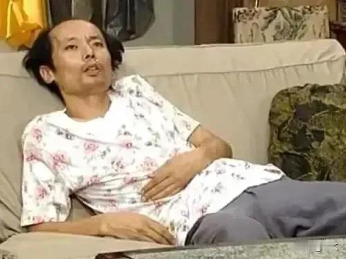 多少存款才可以彻底躺平呢？1、存款5万元（年利息：950元）2、存款10