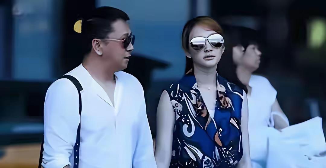 五亿彩礼娶一个“麻烦缠身”的女人，这男人到底图什么？李小冉怀孕被甩，前前男友找