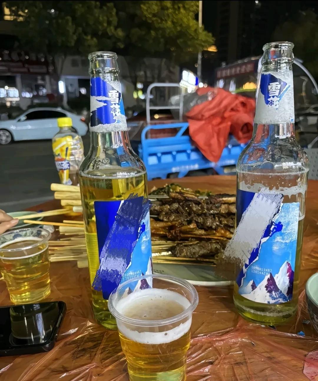 啤酒销量，一跌再跌，为啥大家都不爱喝了。就我身边的好多朋友都不喝啤