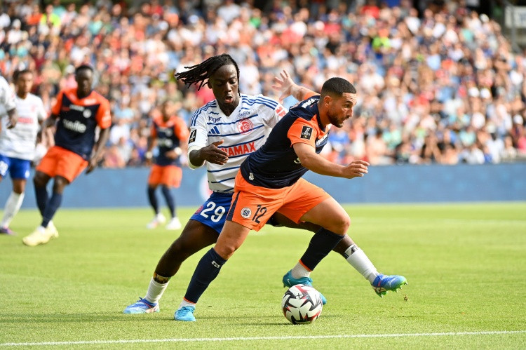 法媒: 危险铲球致福法纳伤停数月, 杜库雷遭停赛4场