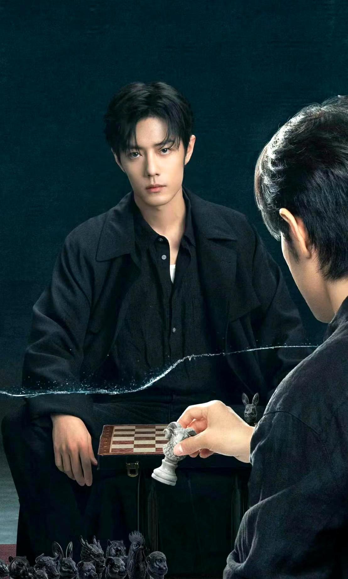 还记得2017年《相爱穿梭千年2》里那个只露面一分钟的肖战吗？当时魏大勋是妥妥