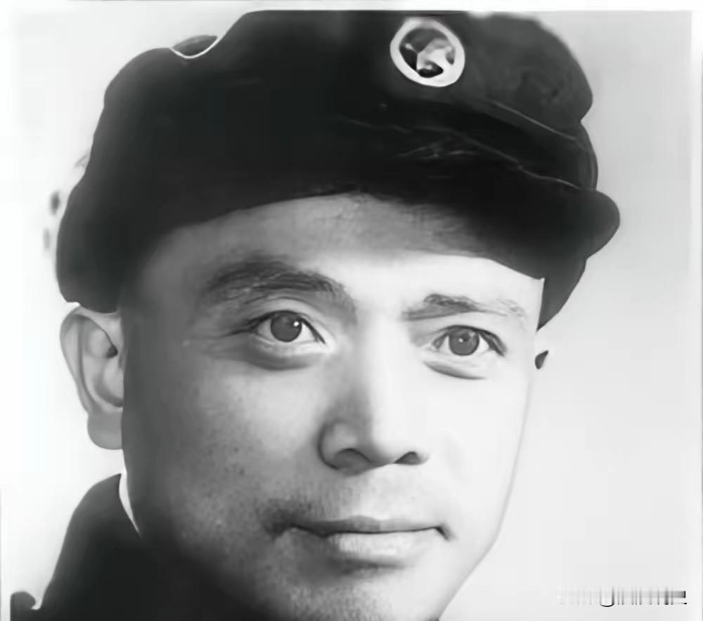 1940年，连长李玉章带人去偷炮弹，临走时，一块石头忽砸了下来，惊动了日军。眼看