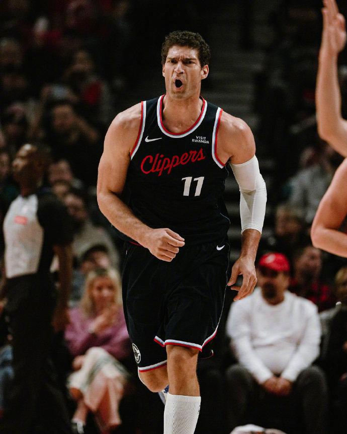 顶级高炮台！大洛半场三分8中5，给快船球迷看的懊恼不已！和祖巴茨相比，大洛就