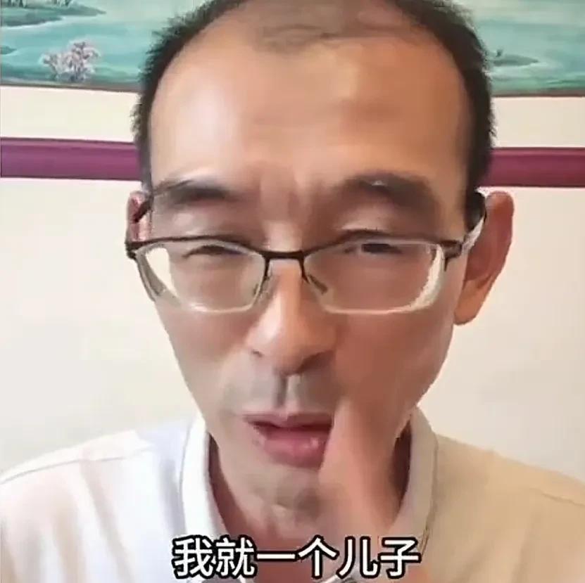谢岳再次澄清：只有一个儿子谢浩男谢岳透露：谢浩男8月才放假，假期只有十几天。
