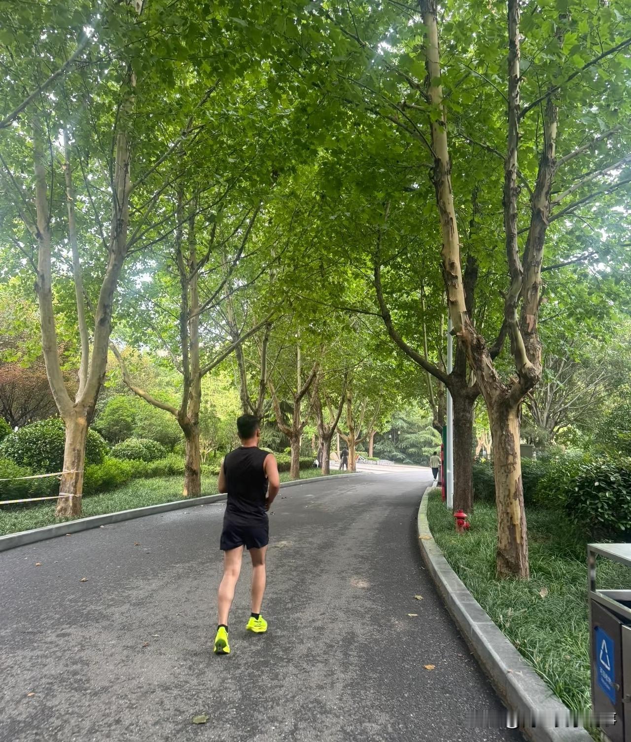要想孩子有出息，成绩是其次，做好这五点就够了：第一，给孩子留面子，比给他报十