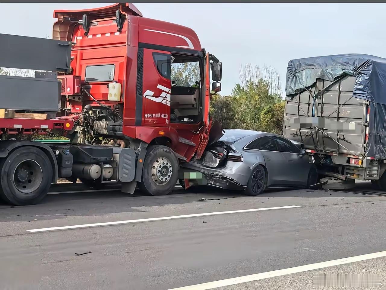 余承东果然把用户想的做到最好：智界S7的一场车祸，把余承东的安全理念展现的淋漓尽