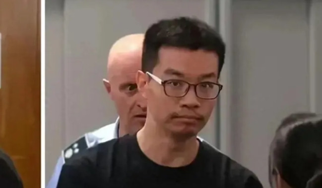 意大利瑟瑟发抖，想着美国撑腰抓个中国人，没想到中国直接对两个违法的美国人限制离境