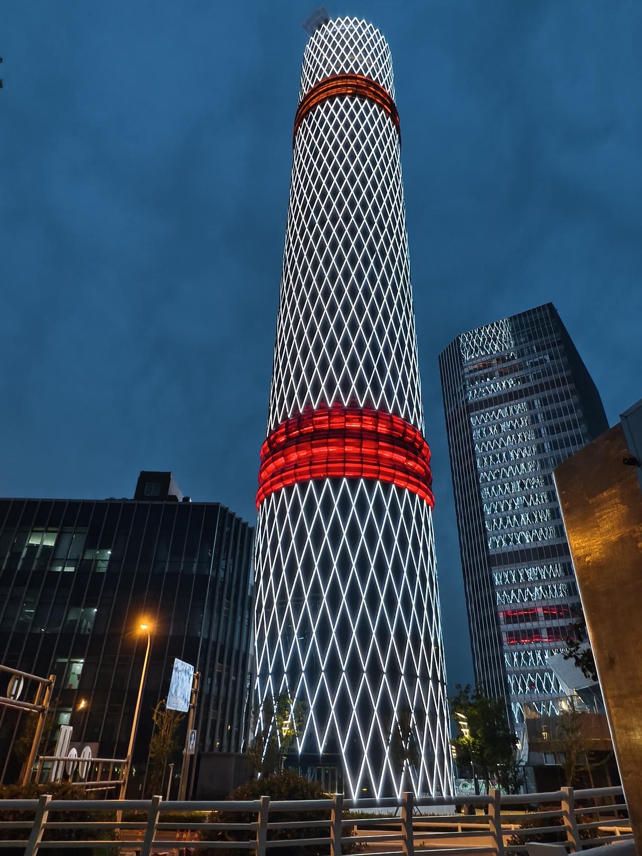 看了2025年中国大陆城市人均GDP排名，你肯定会大吃一惊，排在前两位的不是北上