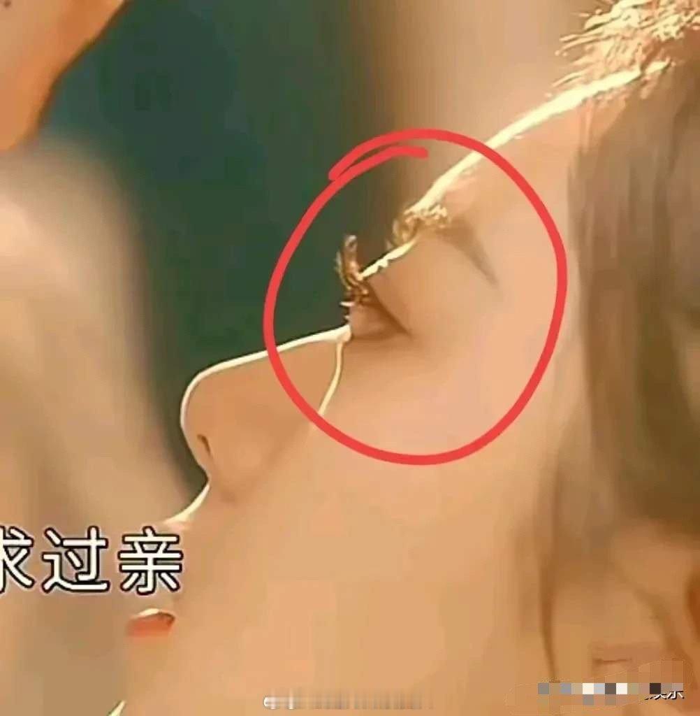 网友说赵今麦如果不是童星出身，可能她连影视圈都进不去。赵今麦的眼睛应该是近视眼，