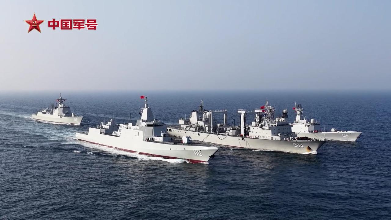 东海舰队这一支小分队，只有三艘作战舰艇，055一艘，052D一艘，054A一艘，