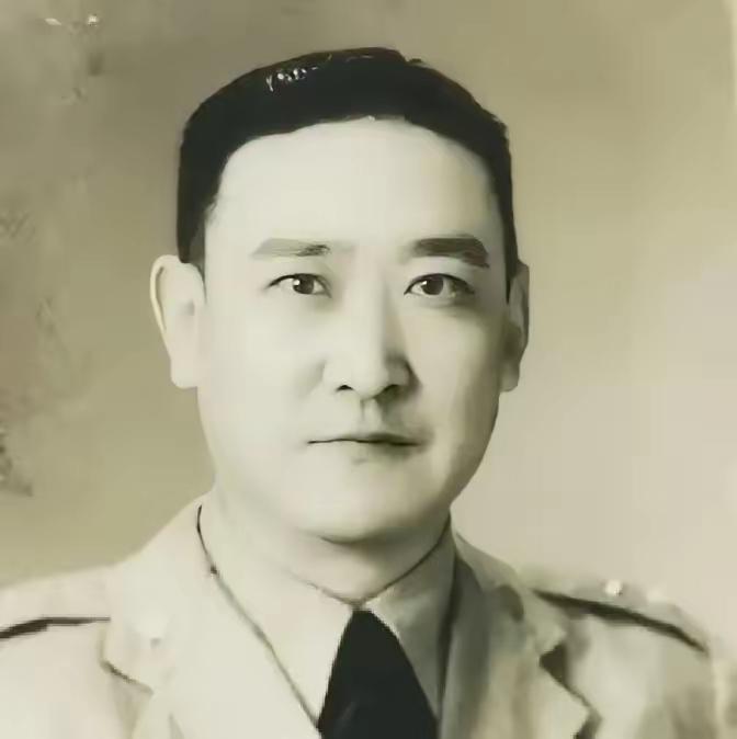 1949年，解放战争的浪潮席卷全国，西北局势也迎来了关键转折，彼时驻守新疆的军政