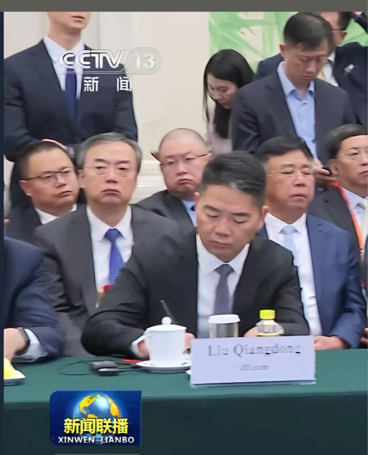 央视报道京东骑手五险一金，真给我看破防了郭永芳大姐的亲身经历太真实了！大姐
