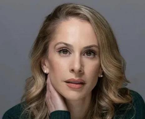 美国知名记者安娜·卡斯帕里安在社交媒体上表示：“我要对所有以色列人说：你们在国际