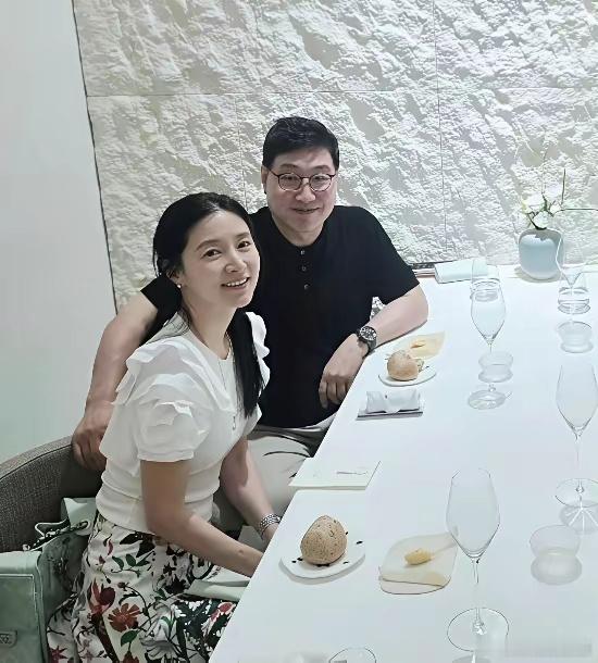 55岁的李英爱和她75岁的老公郑浩英