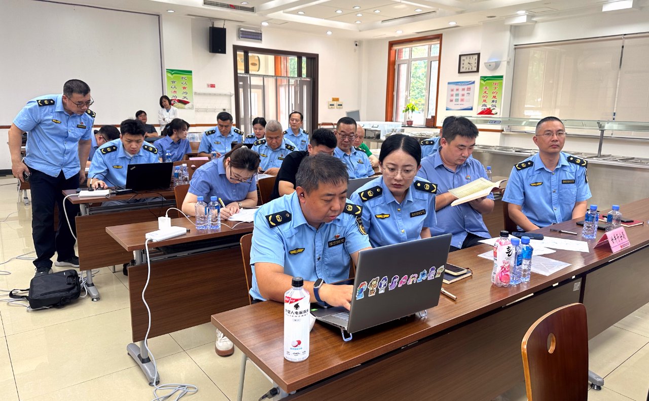 大连全力锻造专业化环境应急铁军