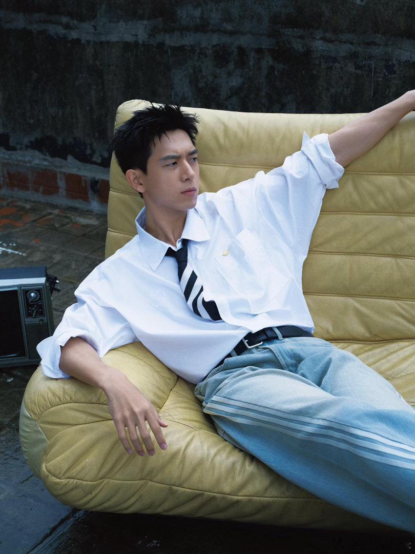 李现终于原谅现偶了韩商言之后，李现再演现偶这件事，剧粉等了太久太久。这次《雾里