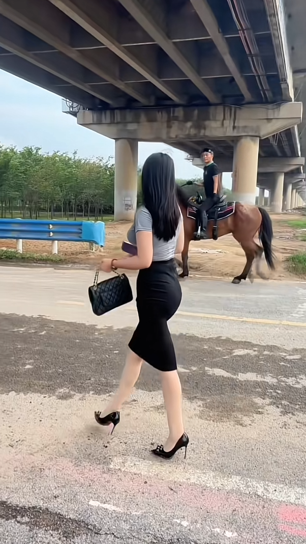 到底是长得好还是因为今天穿了包臀裙…