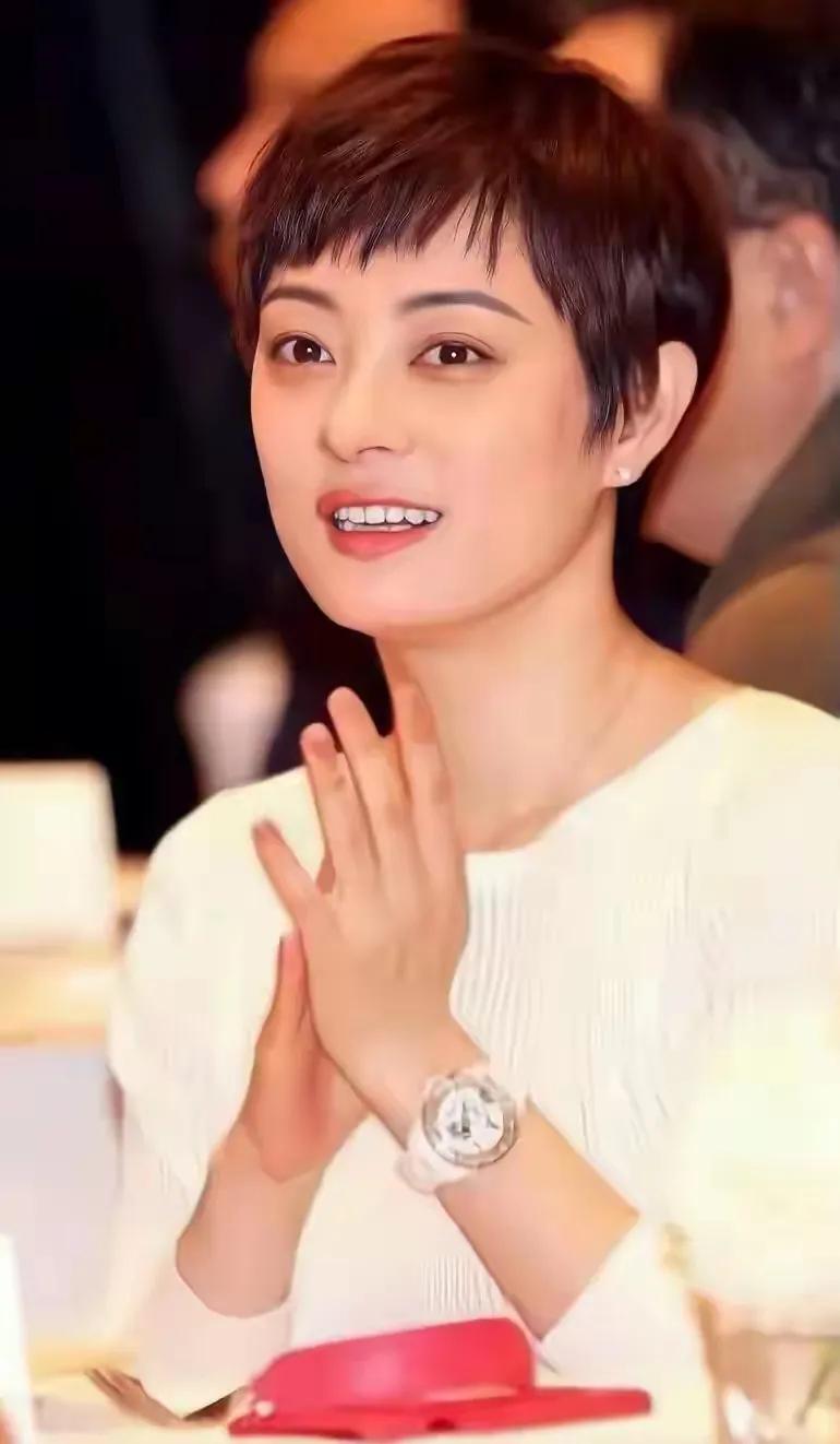想不到真的想不到孙俪一家移民了，国外的月亮就那么圆吗？孙俪拥有《甄嬛传