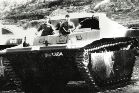 1949年5月，第三野战军解放上海后，在虹江码头、虬江码头等地的国民党军仓库中，