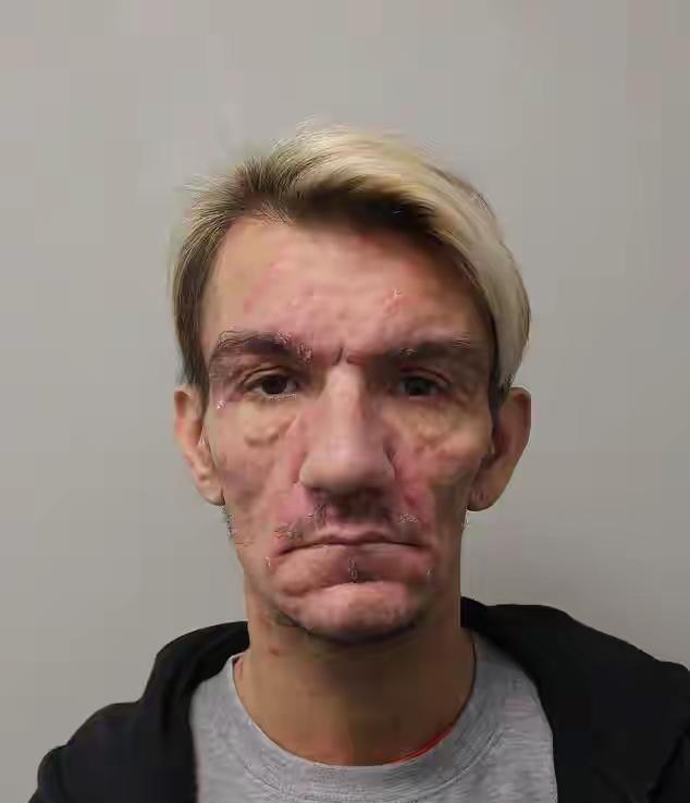 英国这事儿太离谱了！42岁的卡尔隐瞒艾滋病情，和近400名男子发生性关系。目前警