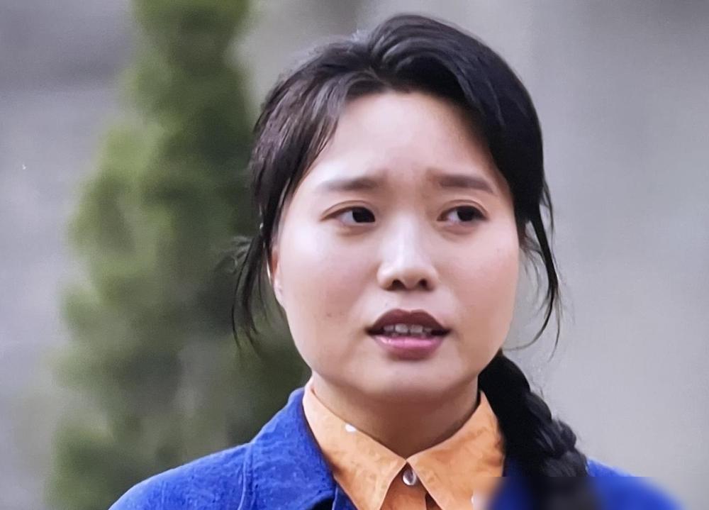 影后梅婷家里，竟要12个人帮忙带娃，自己还抱着孩子崩溃大哭。你没看错。38