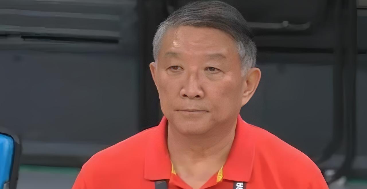 中国女篮再次集训了，名单以年轻球员为主，平均年龄才23岁，老将李梦、杨力维、黄思