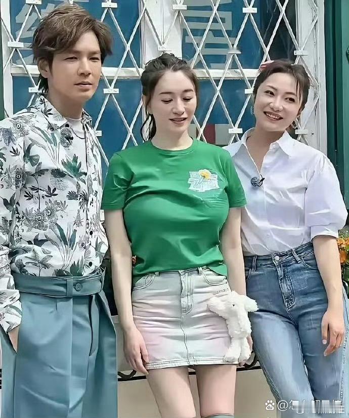 李小冉早期生图，这颜值身材怪不得富豪苦追十年