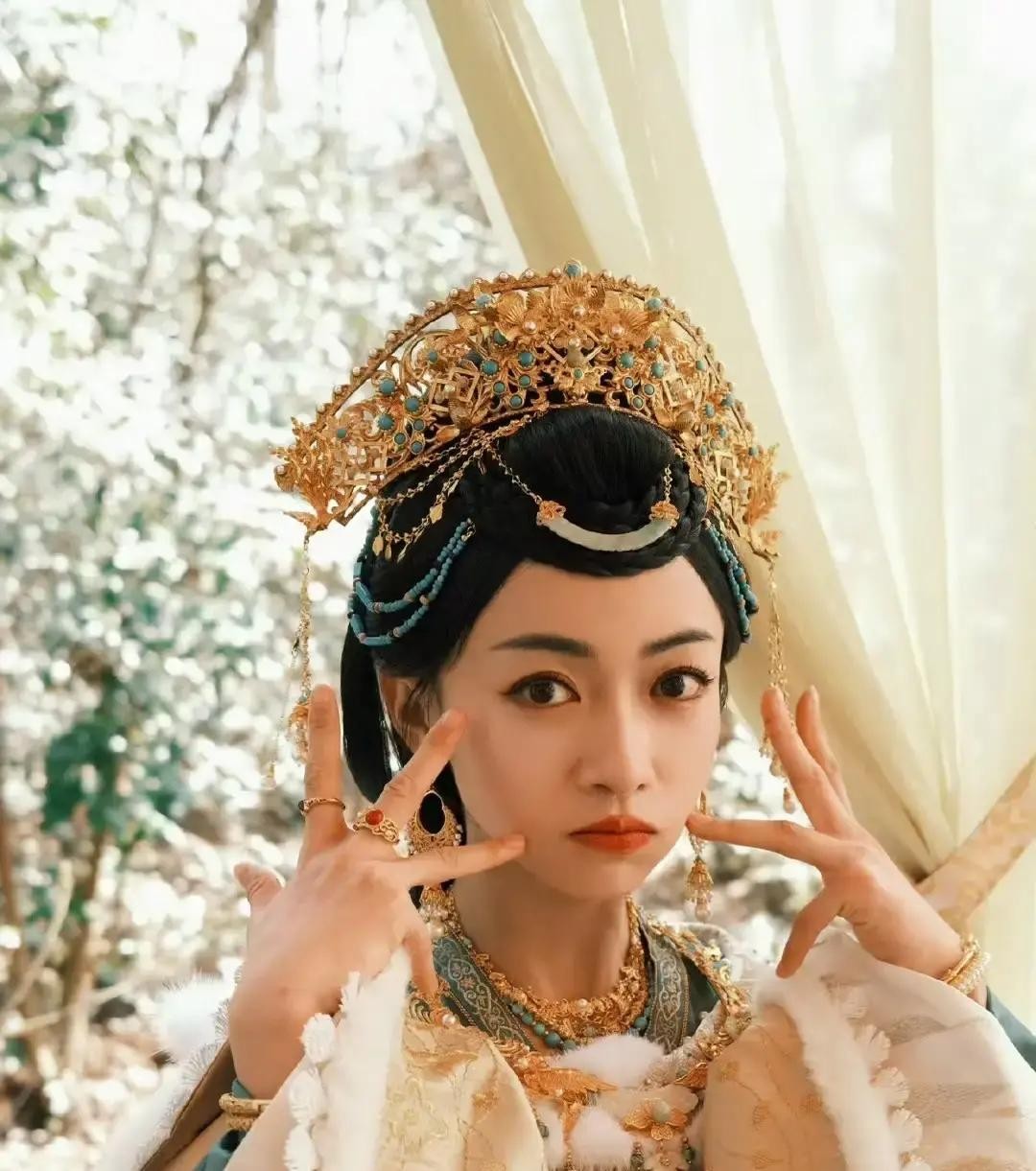 刘学义那双杏眼微微一眯，隔着屏幕都能让人感觉到这男人肚子里藏着八百个心眼谁能想到，把林大爷那种深沉心