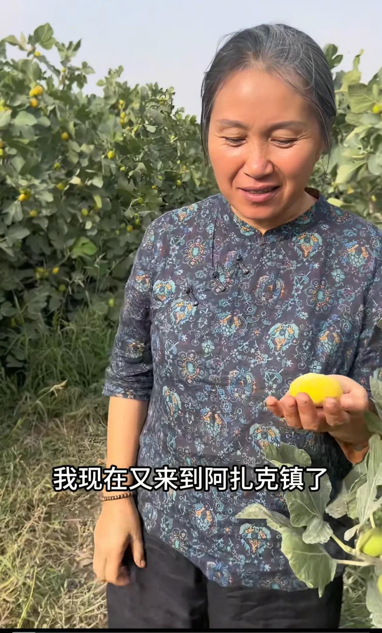 一个月前刷到泥土的清香的视频，坐在酒店房间来了一大段独白，意思是这么多年和泥土哥