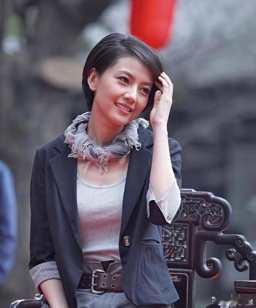 颜值直接封神！高圆圆与梁咏琪眉眼气质高度契合，氛围感难分伯仲。