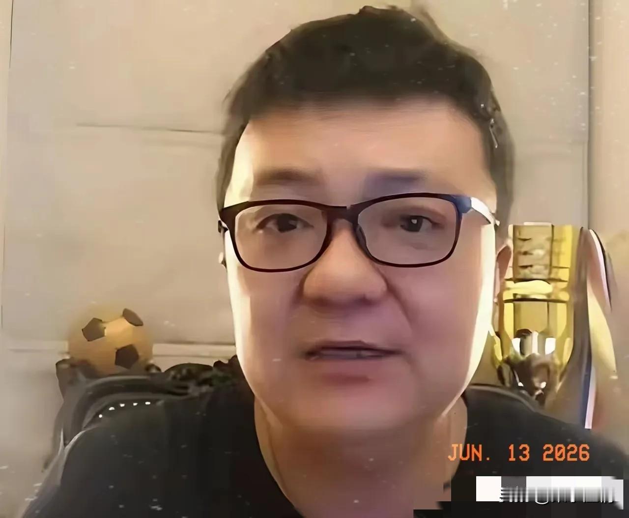 6月10日晚，董路在直播中情绪激动地说：“中国足协没害我，真正打压我的是北京足协
