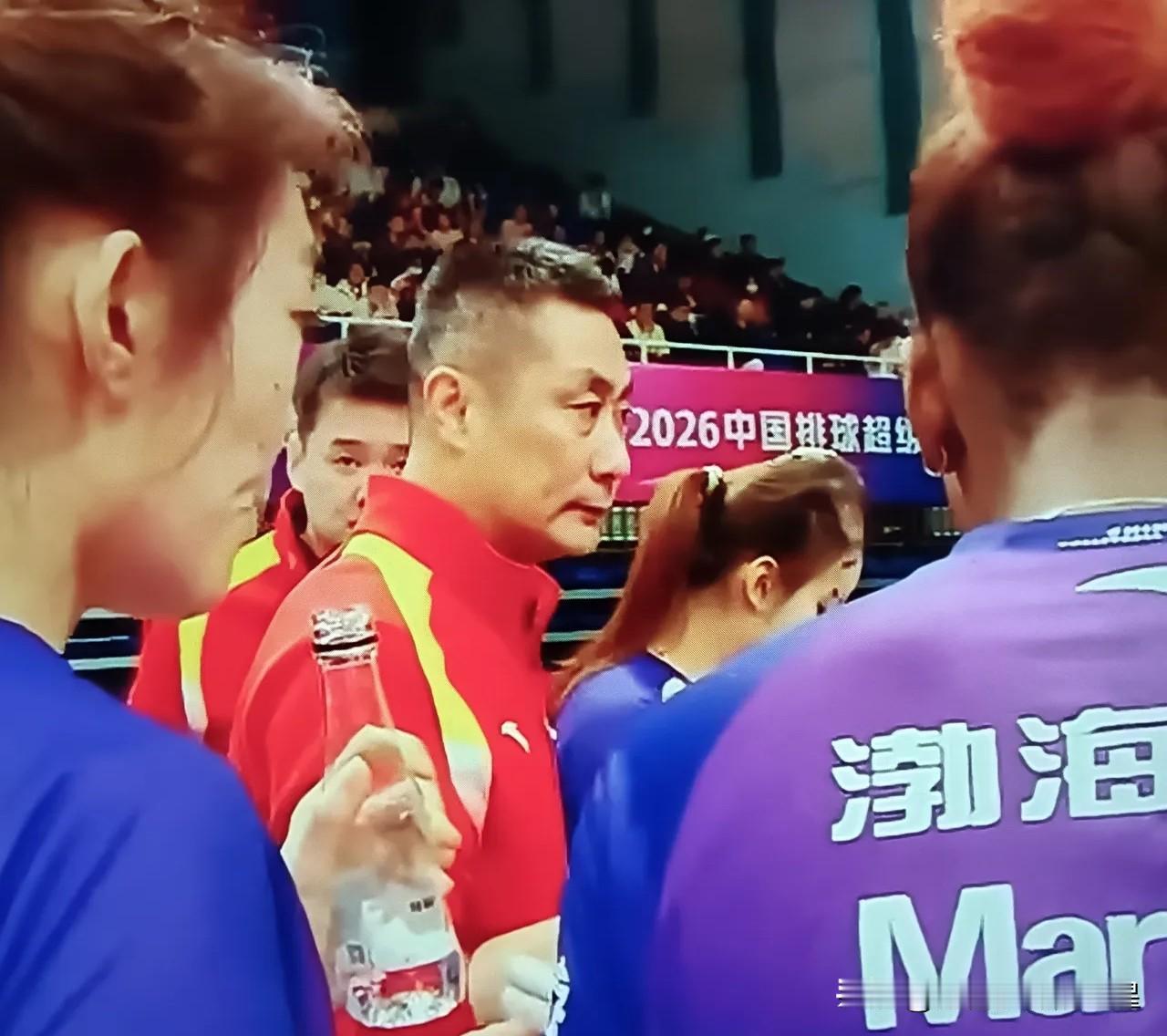 天津女排这两场硬仗，能不能稳稳拿下？听分析说，接下来对北京和山东的比赛可太关