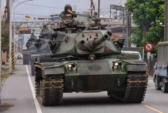 台海军演第2天结束，美国才发现根本打不赢。美日武器军火船还没到呢！第一天，台海就