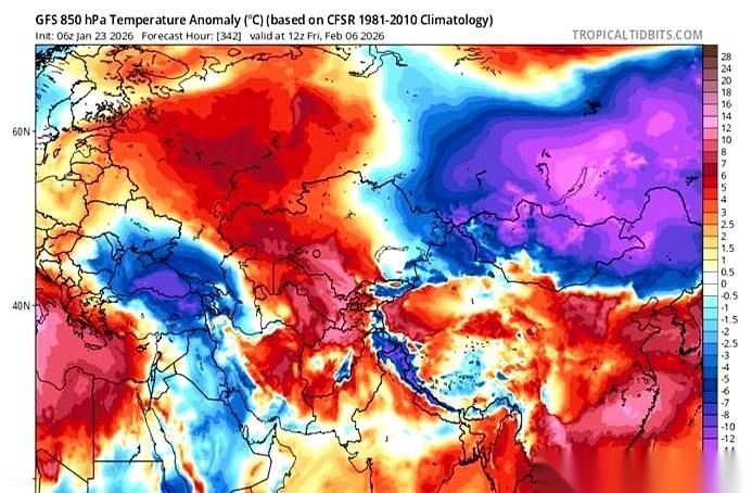 刚打开二月上旬的天气图，手指头在屏幕上划不动了。一个大家伙，正在西伯利亚上空悄