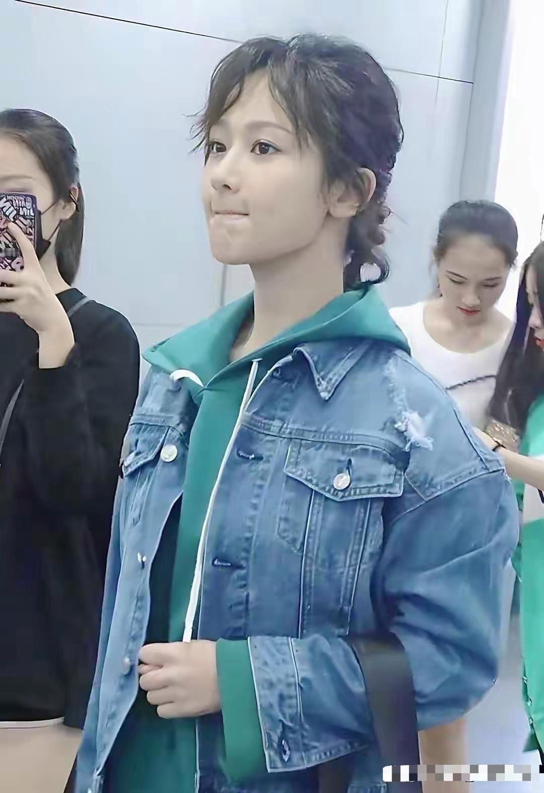 杨紫早期照片，浓浓的家有儿女味道，脸蛋好耐看​​​