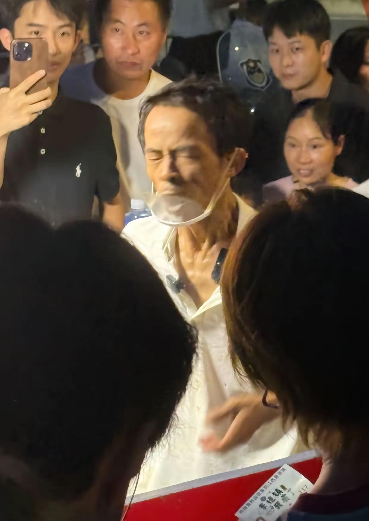 鸡排哥这次摊上事了；刚当上鸡排主理人没多久；国庆节前还信誓旦旦的说；自己已经