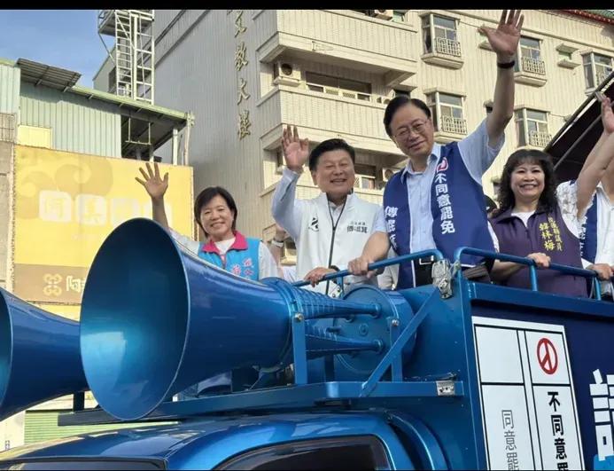 张善政好样的，昨天跑到花莲去力挺傅琨萁。作为桃园市长张善政专门跑到花莲去支持